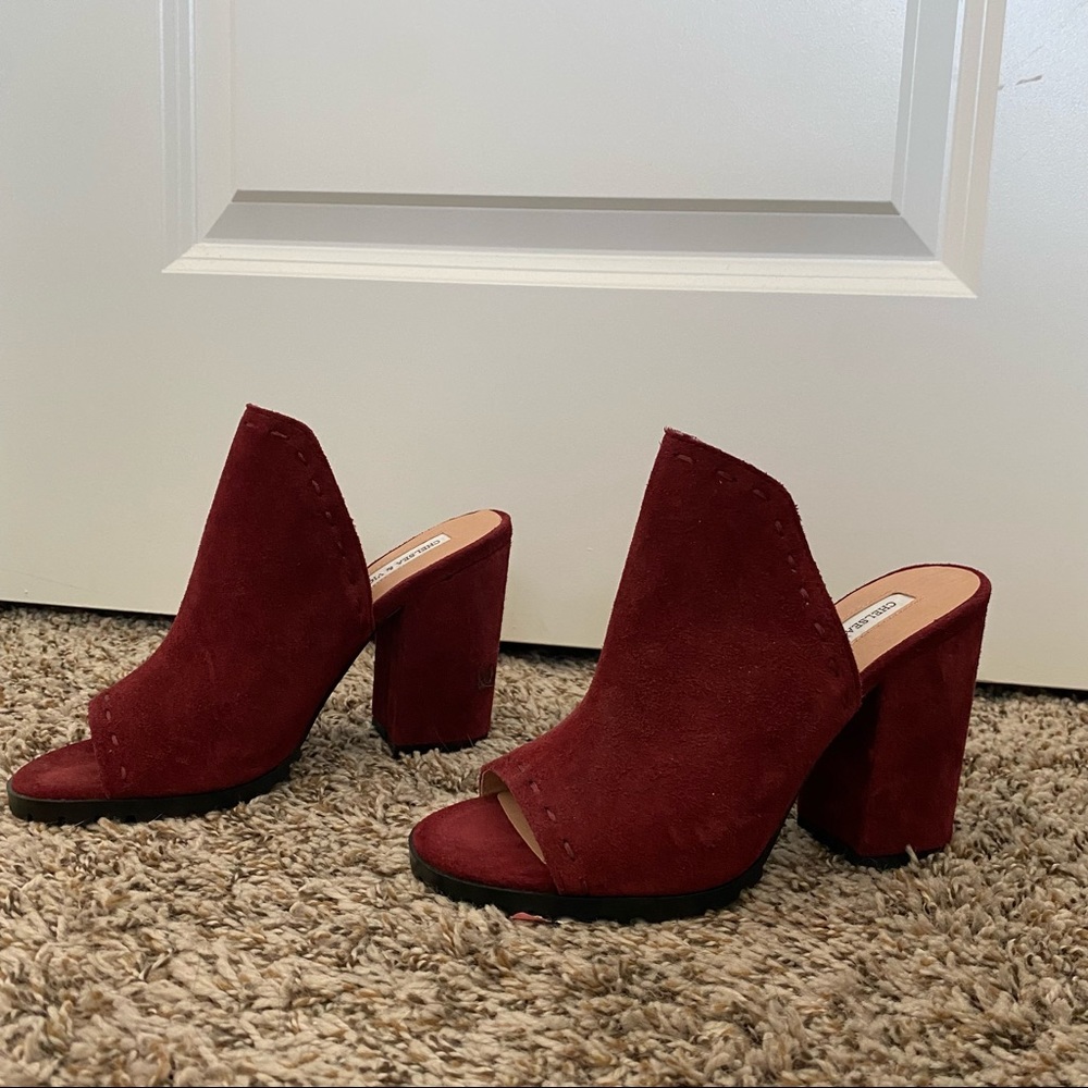 Chelsea and Violet, velvet burgundy/red heels in size 7.5, new never worn